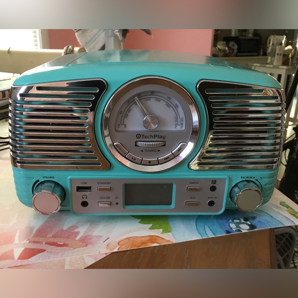Techplay Retro Stero CD with AM/FM Rotary Knob wireless Bluetooth &USB port EUC